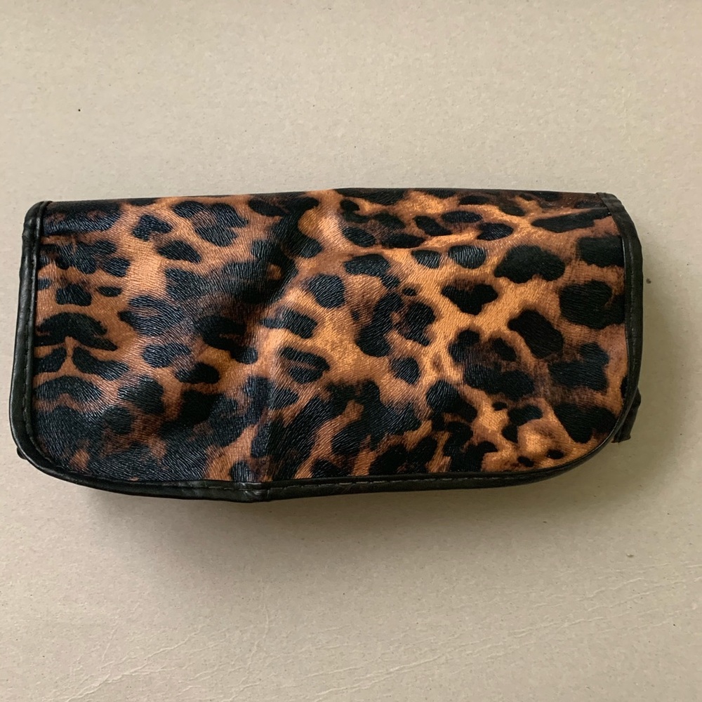 makeup organizer